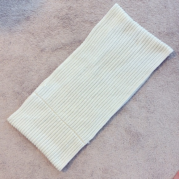 JCrew Women’s Infinity Scarf -cream - Picture 3 of 5